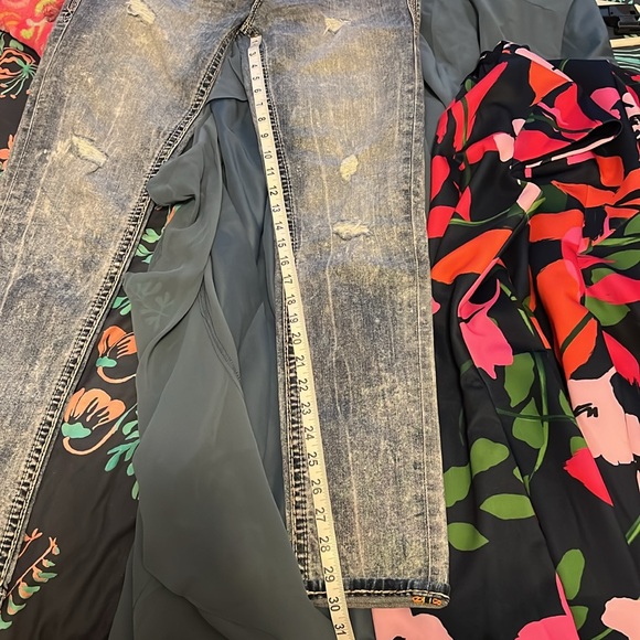 Rock Revival Jeans - Picture 6 of 6